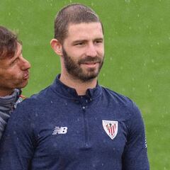 Yeray Álvarez vuelve a disputar un partido tras siete meses