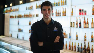 &Aacute;lex M&aacute;rquez en su visita al MEGA de Estrella Galicia.