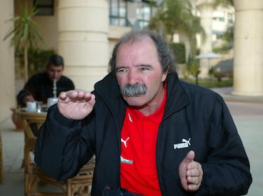 Oporto; 13 de febrero de 1946-Lisboa; 22 de febrero de 2024. 78 años. Futbolista y entrenador portugués. Su momento culminante llegó en la temporada 1986-87, cuando ganó la Copa de Europa con el Oporto de Futre y Madjer. En España dirigió al Tenerife en la campaña 1997-98.