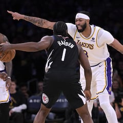 Los Lakers encuentran un salvavidas en el derbi frente a los Clippers