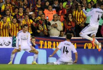 1-2. Bale celebra el segundo gol.