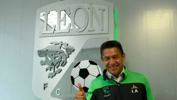 Ignacio Ambriz es presentado como nuevo técnico del León