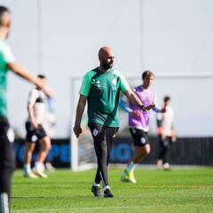 Giráldez: “La ausencia de Tapia es un tema físico”