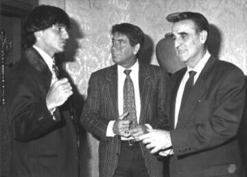 Manolo Santana con Rodríguez Sahagún y Emilio Sánchez Vicario
