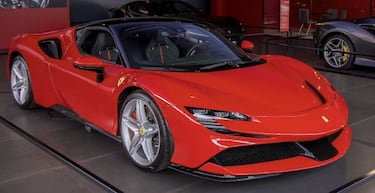 Ferrari no hará coches 100% eléctricos tipo Tesla hasta el año 2026