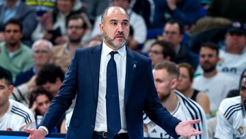 Chus Mateo durante el partido de la jornada 14 de la Euroliga entre Real Madrid y Fenerbahce este jueves.