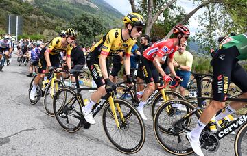 Sepp Kuss, Jonas Vingegaard y Primoz Roglic durante la etapa de hoy. 
 