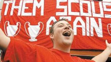 <b>VEINTE AÑOS DESPUÉS. </b>Los aficionados del Liverpool viven en Estambul su primera final de la Copa de Europa desde 1985.