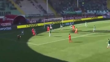 Gol raro y definici¨®n de lujo: Junior fue figura en Alanyaspor