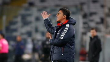 Futbol, Colo Colo vs Audax Italiano.
Fecha 13, campeonato Nacional 2023.
El entrenador de Colo Colo Gustavo Quinteros es fotografiado durante el partido de primera division contra Audax Italiano disputado en el estadio Monumental en Santiago, Chile.
09/05/2023
Marcelo Hernandez/Photosport
Football, Colo Colo vs Audax Italiano.
13th date, 2023 National Championship.
Colo Colo's head coach Gustavo Quinteros is pictured during the first division match against Audax Italiano at the Monumental stadium in Santiago, Chile.
09/05/2023
Marcelo Hernandez/Photosport