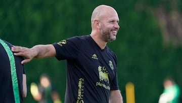 José Alberto, entrenador del Racing.