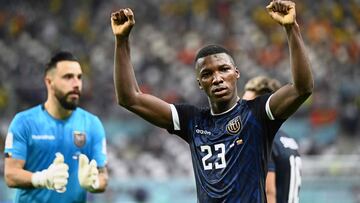 Ecuador's midfielder #23 Moises Caicedo reacts at the end of the Qatar 2022 World Cup Group A football match between the Netherlands and Ecuador at the Khalifa International Stadium in Doha on November 25, 2022. (Photo by Jewel SAMAD / AFP)