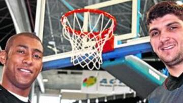 <b>COMPATRIOTAS. </b>Jayson Granger, base del Estudiantes, y Esteban Batista, pívot del Fuenlabrada.
