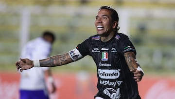 AMDEP5557. LA PAZ (BOLIVIA), 22/04/2025.- Dayro Moreno de Caldas celebra un gol este martes, en un partido de la fase de grupos de la Copa Sudamericana entre GV San José y Once Caldas en el estadio Hernando Siles en La Paz (Bolivia). EFE/ Luis Gandarillas
