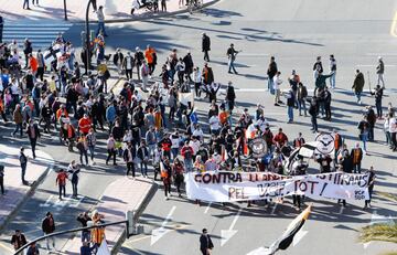 La manifestación de Valencia contra Lim, en imágenes