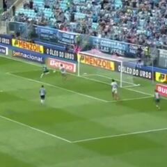 Aravena se destapa en Brasil con este gol y le da un mensaje a Quinteros