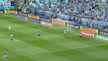 Aravena se destapa en Brasil con este gol y le da un mensaje a Quinteros