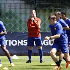 Italia despide a Bonucci; Koeman pasa un examen