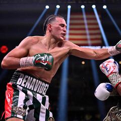 David Benavidez serves Demetrius Andrade first defeat and challenges Canelo Álvarez