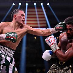 David Benavidez subirá de división para enfrentar a Alexandr Gvozdyk