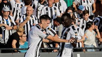 El zaguero del Castellón hizo un buen partido en líneas generales, aunque el festival de goles pueda parecer que no. Además, fue autor del primer gol de su equipo.