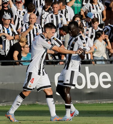El zaguero del Castellón hizo un buen partido en líneas generales, aunque el festival de goles pueda parecer que no. Además, fue autor del primer gol de su equipo.