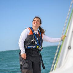 Aina Bauzà logra un récord transatlántico a vela en un monocasco