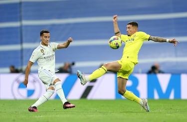 Lucas Vázquez dispara ante Yeremi Pino.