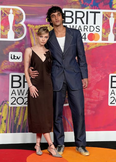 Maddi Waterhouse y el modelo Noah Sapon.