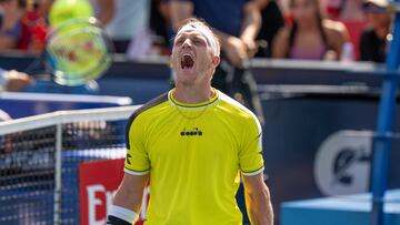 Alejandro Davidovich Fokina celebra su triunfo ante Casper Ruud en Toronto.