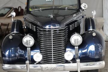 Tercera edici車n de la reuni車n y exhibici車n de autom車viles cl芍sicos en el circuito del Jarama