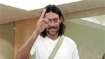 <b>TORRICELLI</B>. El italiano ya está en Barcelona, muy sonriente.