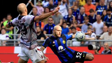 MILAN, ITALY - OCTOBER 07: Federico Dimarco of FC Internazionale in action during the Serie A TIM match between FC Internazionale and Bologna FC at Stadio Giuseppe Meazza on October 07, 2023 in Milan, Italy. (Photo by Giuseppe Cottini/Getty Images)