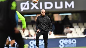 Imbernón, preparador físico, es el encargado de dirigir los entrenamientos.