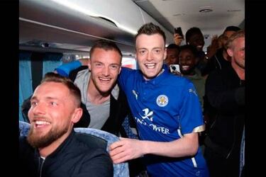 Cachondeo de los jugadores del Leicester con el doble de Vardy