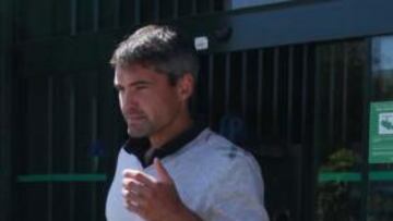 <b>NEGOCIANDO. </b>Toulalan, en su llegada a Málaga el pasado fin de semana.