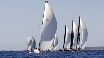 Vista general de la primera jornada de la 38 edición de la Copa del Rey Mapfre de Vela en aguas de la bahía de Palma.