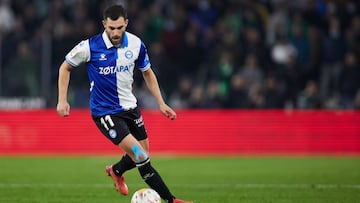 Luis Rioja of Alaves in action during the spanish league, La Liga Santander, football match played between Real Betis and Deportivo Alaves at Benito Villamarin stadium on January 18, 2022, in Sevilla, Spain.
 AFP7 
 18/01/2022 ONLY FOR USE IN SPAIN