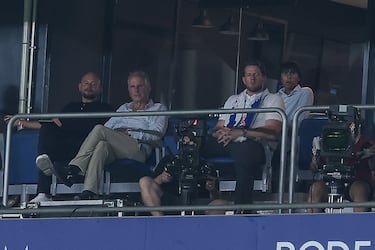 J.J. Watt siguió el encuentro desde uno de los palcos del RCDE Stadium. 