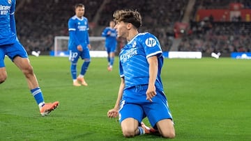 Thiago Pitarch celebra su gol al Southampton en la Premier League International Cup.