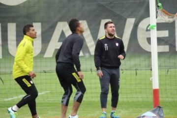 Seijas, el protagonista de la práctica, antes de su último partido en El Campín