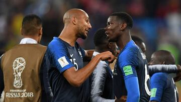 Nzonzi (izquierda), con Pogba en la selecci&oacute;n francesa.