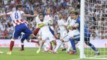 Raúl García anota un gol en el Bernabéu