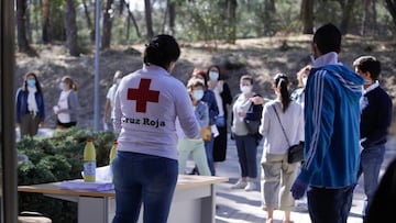 Una sanitaria de Cruz Roja se prepara para la realización de test de coronavirus en el Instituto de Formación Integral en Seguridad y Emergencias (IFISE) en Colmenar Viejo, Madrid (España), a 2 de septiembre de 2020. La realización de test anticuerpos de Covid-19 a los cerca de 100.000 docentes y miembros del personal de administración y servicios de los centros educativos públicos y concertados de la Comunidad de Madrid es una de las medidas incluidas en la estrategia de inicio de curso 2020/2021.
02 SEPTIEMBRE 2020;TEST;PCR;CORONAVIRUS;COVID-19;INICIO CURSO ESCOLAR;EDUCACIÓN;PROFESORES;DOCENCIA;ENSEÑANZA
Ricardo Rubio / Europa Press
02/09/2020