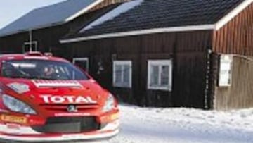 <b>PRIMER LÍDER. </b>Gronholm aventaja a Solberg por dos décimas.