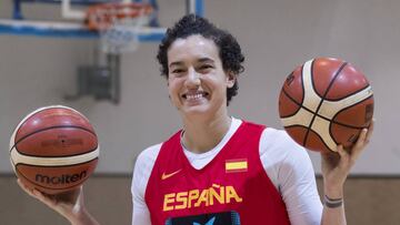 Laura Nicholls es la primera jugadora de la Selecci&oacute;n espa&ntilde;ola de baloncesto que proclama su homosexualidad.