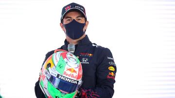 Checo Pérez presentó su casco para el Gran Premio de México
