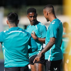 Pellegrini에는 이미 Junior가 있습니다.