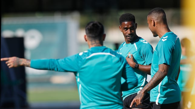 Tres aspirantes y un vacío