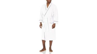 Este albornoz para hombre, disponible en cuatro colores, suma 6.500 valoraciones